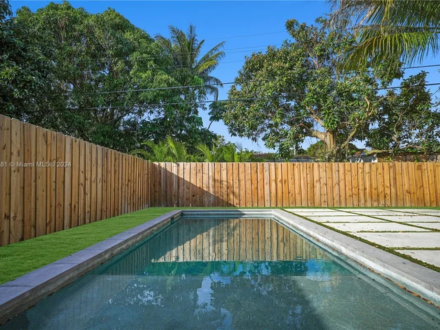 269 NW 45th St, Miami FL 33127