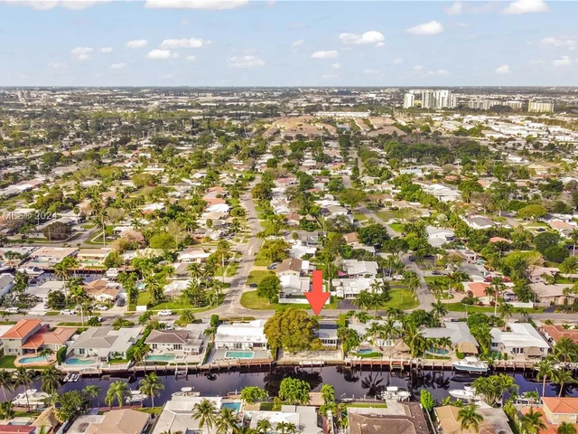 660 SE 4th Ave, Pompano Beach FL 33060