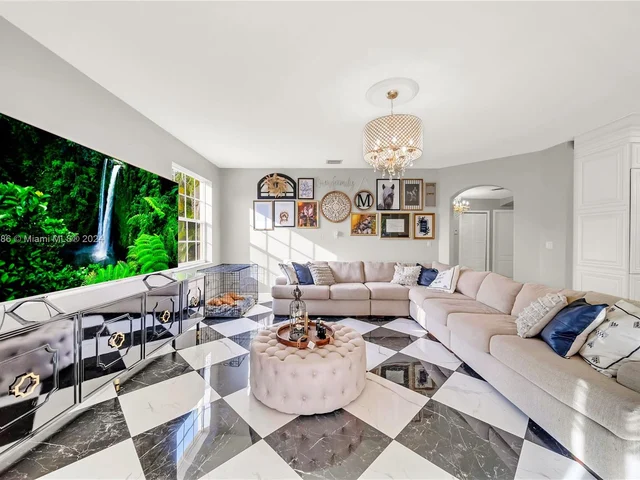 15602 SW 161st St, Miami FL 33187