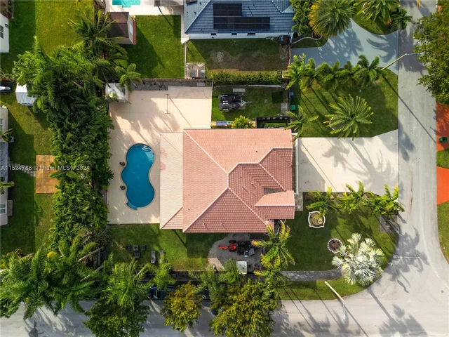 15602 SW 161st St, Miami FL 33187