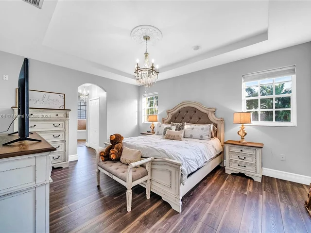 15602 SW 161st St, Miami FL 33187