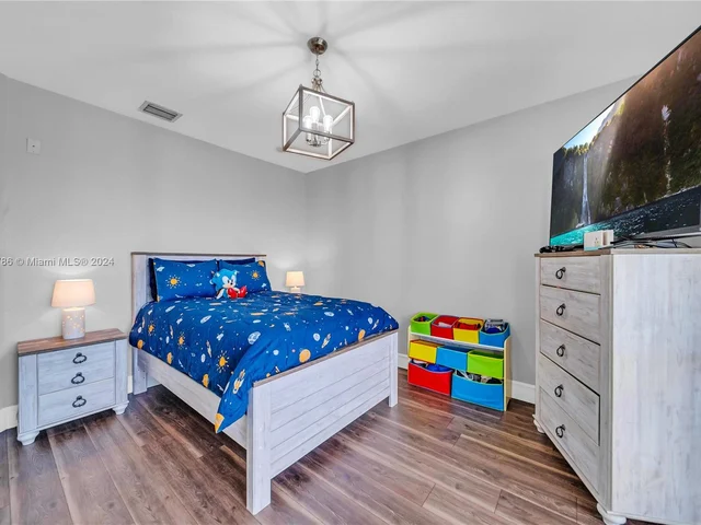 15602 SW 161st St, Miami FL 33187