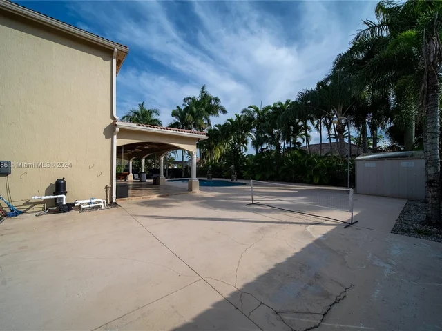 15602 SW 161st St, Miami FL 33187