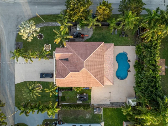 15602 SW 161st St, Miami FL 33187