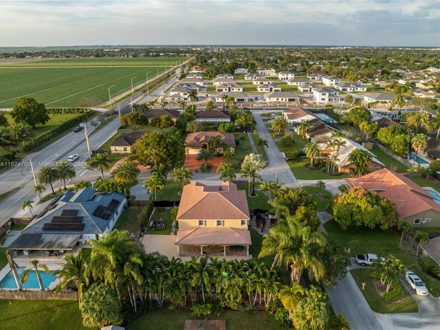 15602 SW 161st St, Miami FL 33187