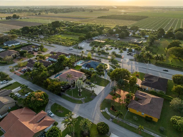 15602 SW 161st St, Miami FL 33187