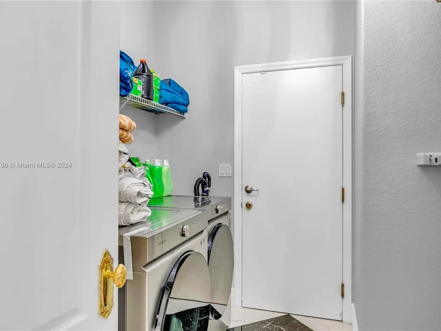 15602 SW 161st St, Miami FL 33187