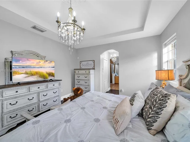 15602 SW 161st St, Miami FL 33187