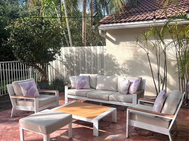 1480 Sweetbay Way, Hollywood FL 33019