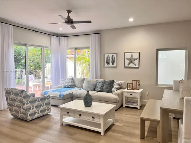 1480 Sweetbay Way, Hollywood FL 33019