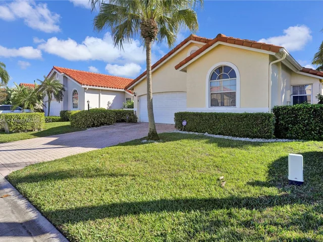 5276 Bodega Pl, Delray Beach FL 33484