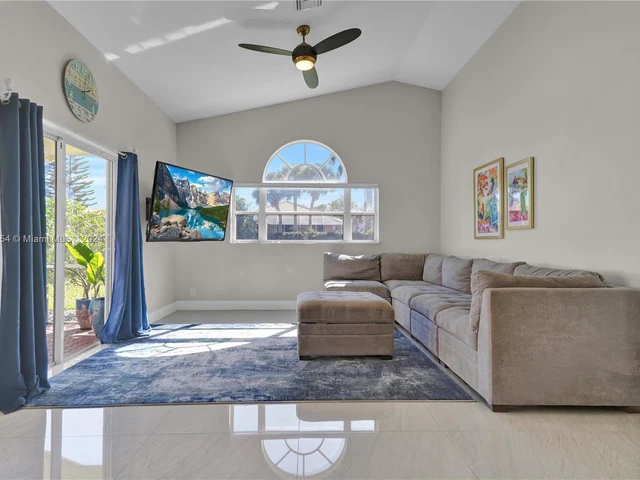 5276 Bodega Pl, Delray Beach FL 33484