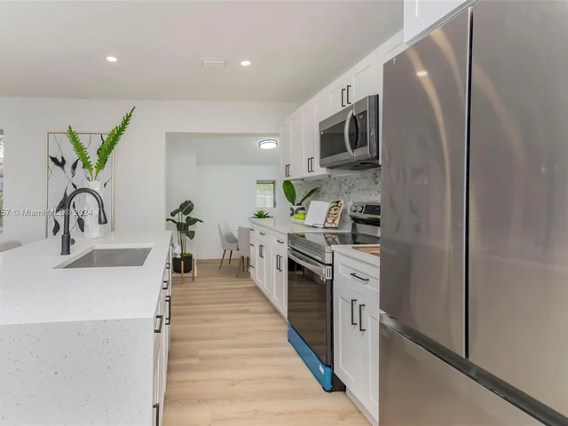 1307 NW 16th St, Fort Lauderdale FL 33311