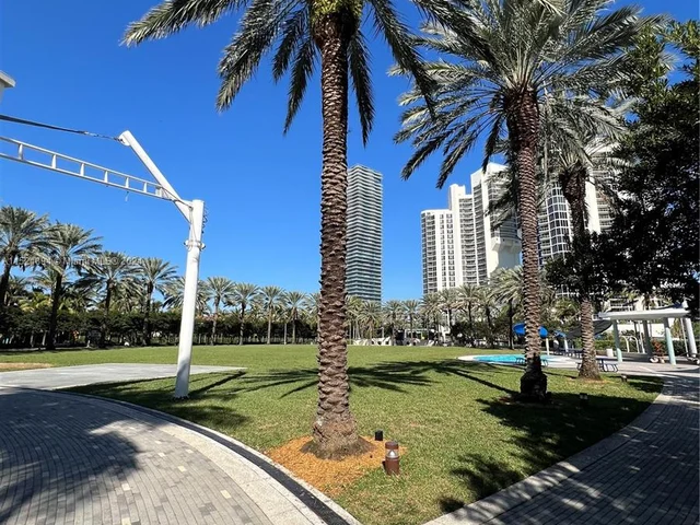 19380 Collins Ave # 1402, Sunny Isles Beach FL 33160