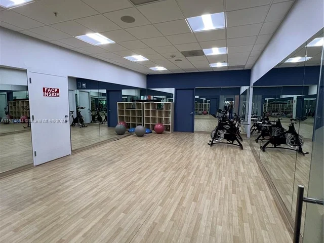 19380 Collins Ave # 1402, Sunny Isles Beach FL 33160