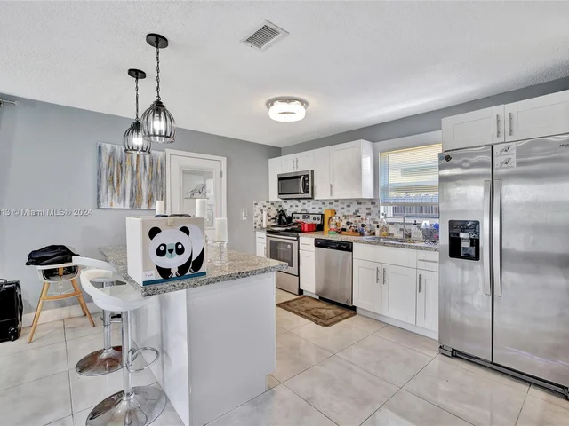 2256 Simms St, Hollywood FL 33020