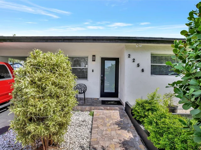 2256 Simms St, Hollywood FL 33020