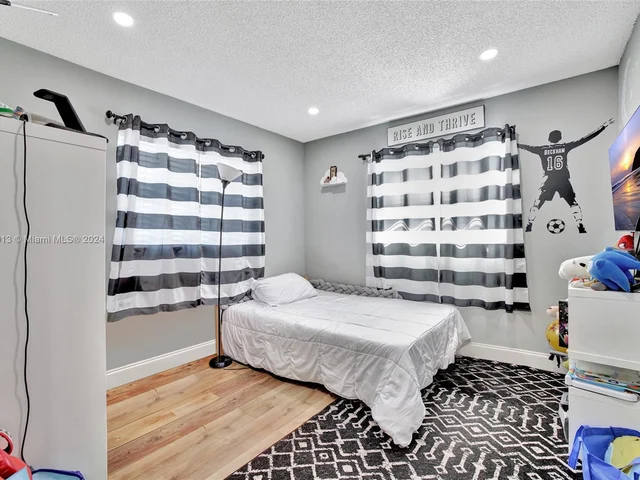 2256 Simms St, Hollywood FL 33020