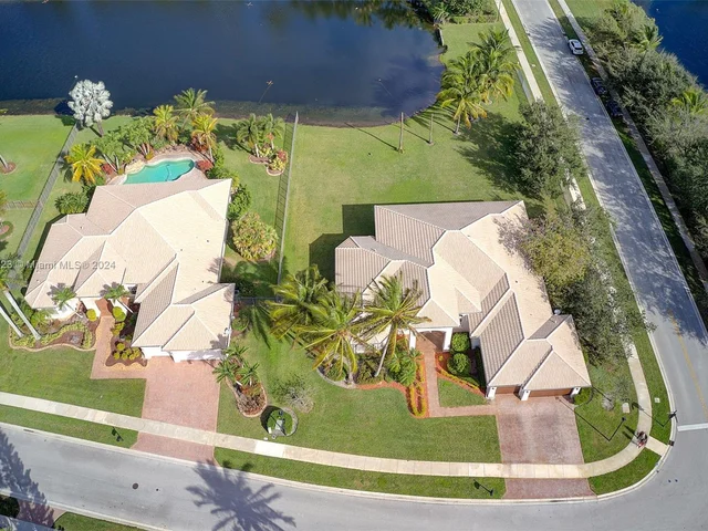 15005 SW 35th St, Davie FL 33331