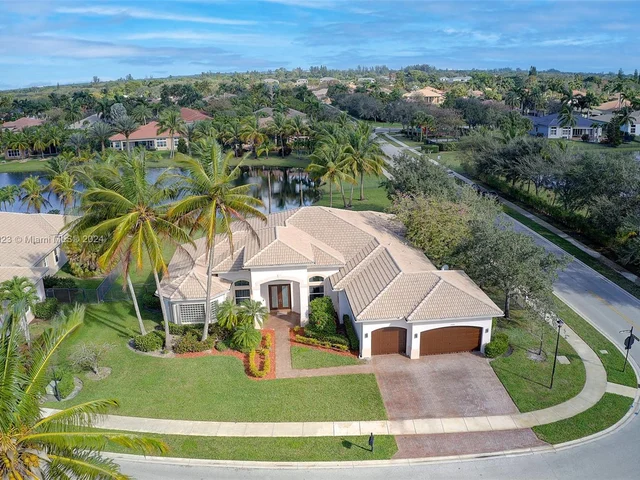 15005 SW 35th St, Davie FL 33331