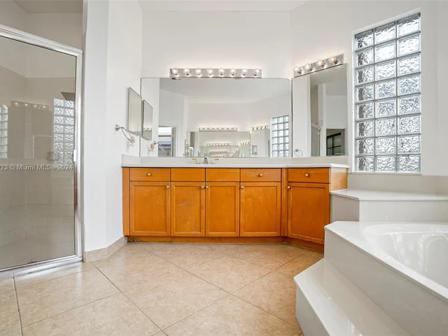 15005 SW 35th St, Davie FL 33331