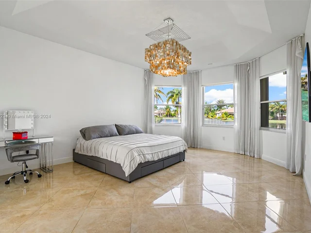 15005 SW 35th St, Davie FL 33331