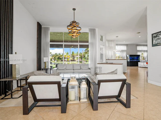 15005 SW 35th St, Davie FL 33331