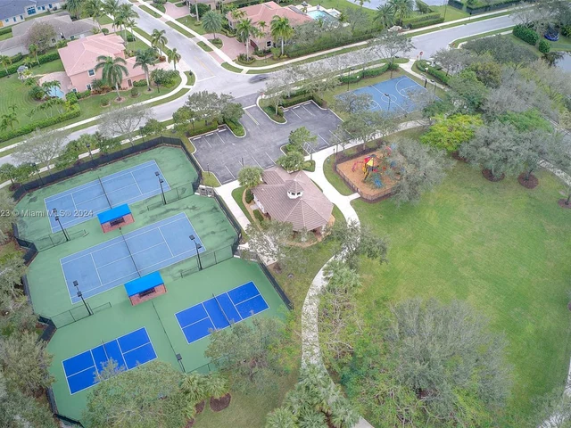 15005 SW 35th St, Davie FL 33331