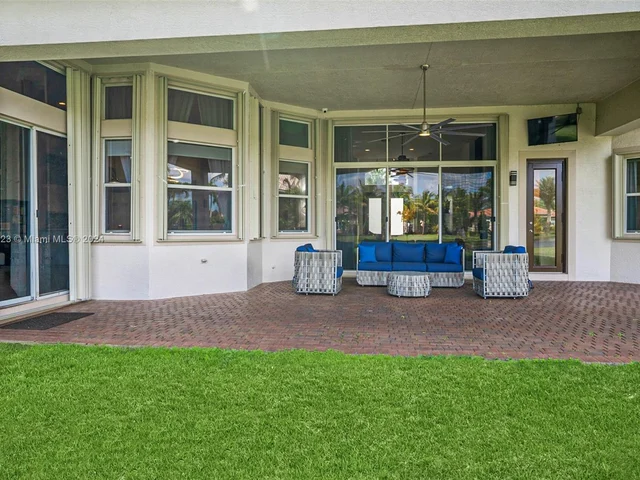 15005 SW 35th St, Davie FL 33331