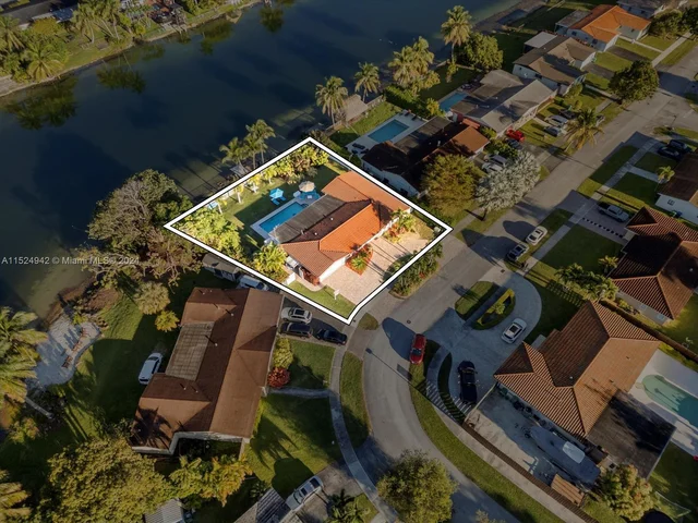 8436 SW 143rd Ave, Miami FL 33183