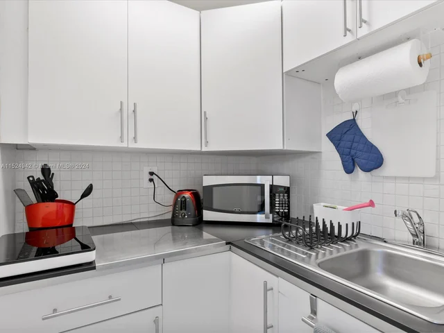 8436 SW 143rd Ave, Miami FL 33183