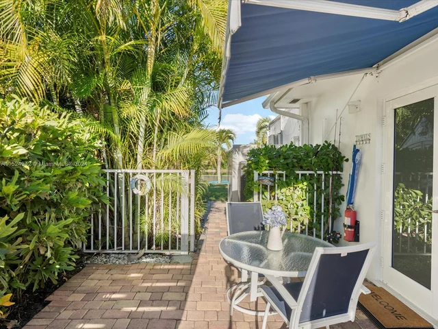 8436 SW 143rd Ave, Miami FL 33183