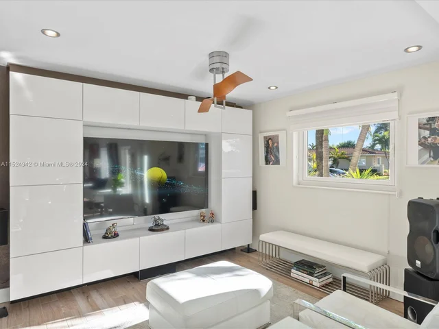 8436 SW 143rd Ave, Miami FL 33183