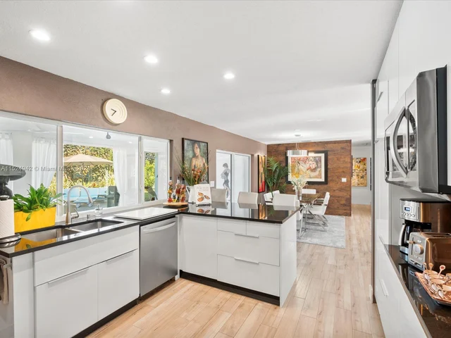 8436 SW 143rd Ave, Miami FL 33183