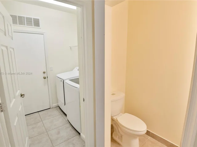 2127 Oakmont Dr, Riviera Beach FL 33404