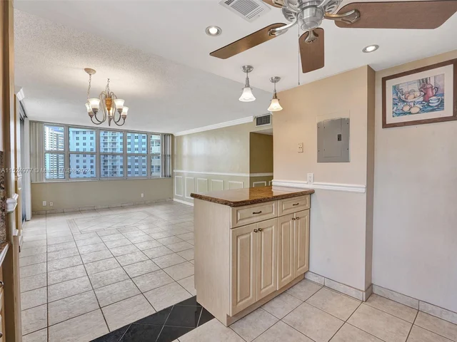 1817 S Ocean Dr # 928, Hallandale Beach FL 33009