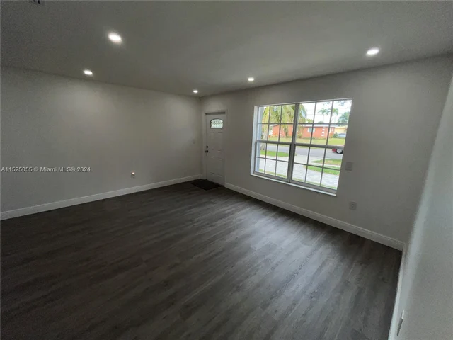 3430 N 72nd Ave, Hollywood FL 33024