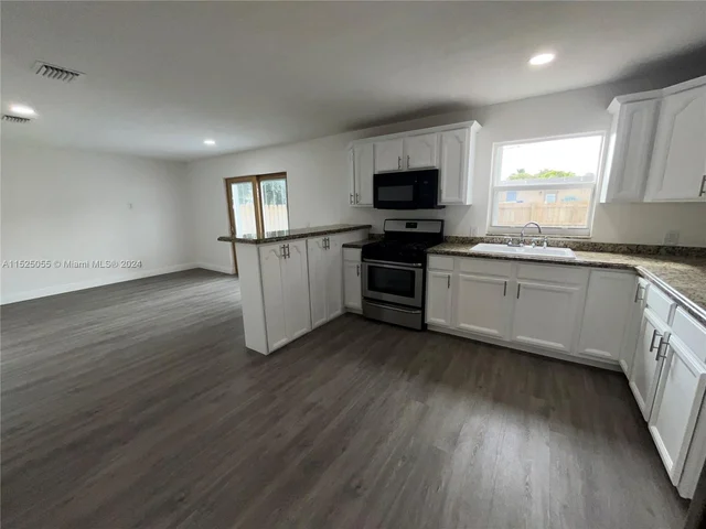 3430 N 72nd Ave, Hollywood FL 33024