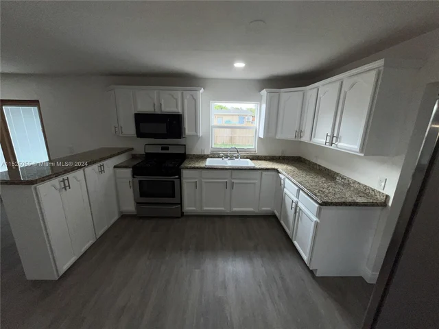 3430 N 72nd Ave, Hollywood FL 33024