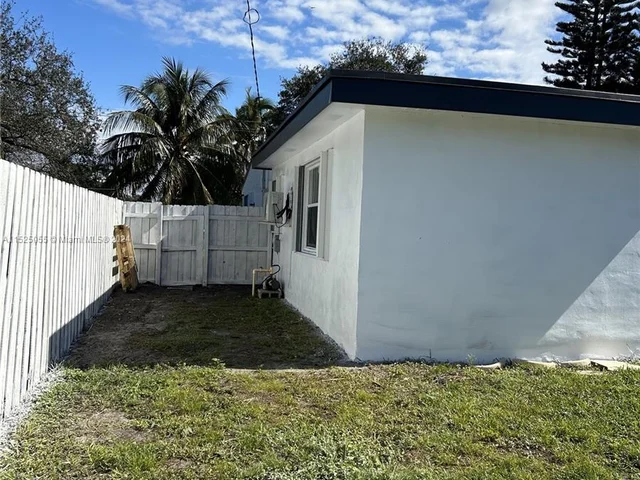 3430 N 72nd Ave, Hollywood FL 33024