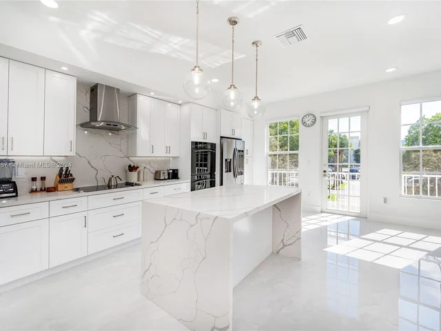 3909 NE 170th St # 3909, North Miami Beach FL 33160