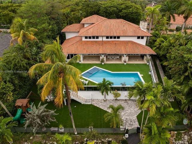 7125 Los Pinos Blvd, Coral Gables FL 33143