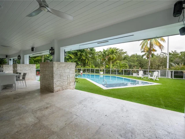 7125 Los Pinos Blvd, Coral Gables FL 33143