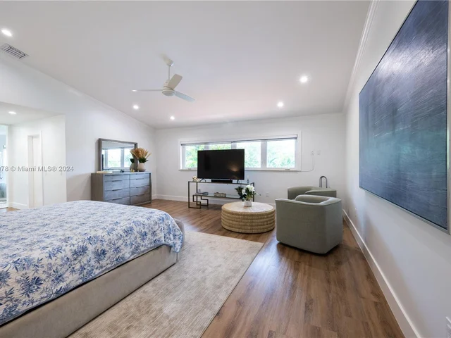 7125 Los Pinos Blvd, Coral Gables FL 33143