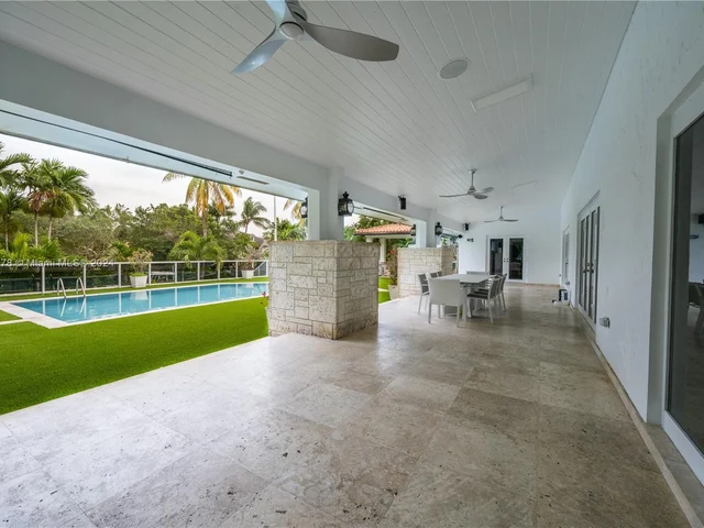 7125 Los Pinos Blvd, Coral Gables FL 33143