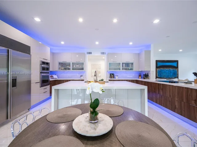 7125 Los Pinos Blvd, Coral Gables FL 33143