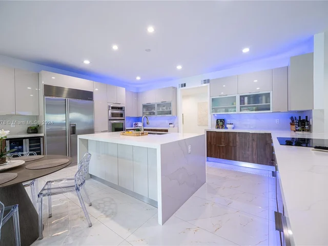 7125 Los Pinos Blvd, Coral Gables FL 33143