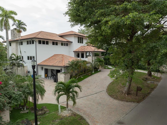 7125 Los Pinos Blvd, Coral Gables FL 33143