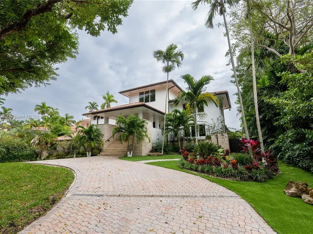 7125 Los Pinos Blvd, Coral Gables FL 33143