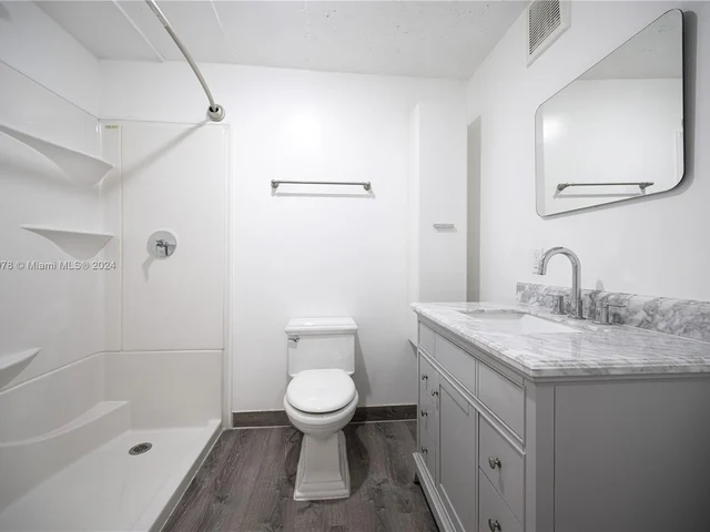 7125 Los Pinos Blvd, Coral Gables FL 33143